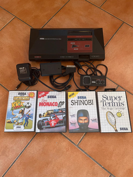 Console Sega Master System 1 + 4 jeux en très bon état